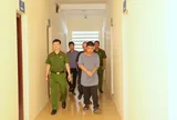 Khởi tố hai đối tượng giả danh phóng viên, dùng camera giấu kín tống tiền cảnh sát giao thông