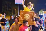 Vụ khiêng quan tài có người sống bên trong diễu phố: Bắt chủ trại hòm và 6 đồng phạm