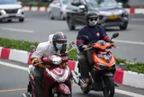 Quay clip người vi phạm giao thông, coi chừng mình bị phạt trước
