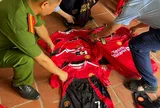 Bán 7 bộ quần áo "Manchester United", người phụ nữ bị xử phạt 10 triệu đồng