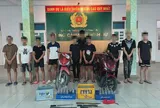 Mang hung khí khiêu khích cảnh sát tuần tra, 8 thanh thiếu niên bị tạm giữ