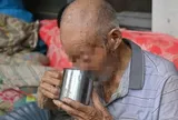 Mang 3,5 tỷ đồng lên thành phố dưỡng già, cụ ông ngỡ ngàng trước "bí mật" bên mâm cơm của con gái