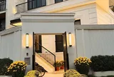 Noo Phước Thịnh U40 sống độc thân trong biệt thự hơn 20 tỷ đồng giữa Sài Gòn