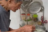 Bà mất đã 6 năm, cụ ông 95 tuổi vẫn giữ một thói quen khiến con cháu nghẹn lòng