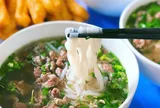5 quán phở có tên "lạ nhất" Hà Nội: Tuổi đời hàng chục năm, ngày bán cả trăm bát vẫn đông nghịt khách