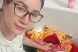 Từng gây chú ý khi chia sẻ chuyện làm nghề dọn vệ sinh ở Mỹ, cựu người mẫu Việt hé lộ cuộc sống trong căn nhà rộng rãi bên chồng con