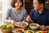 Sau tuổi 45, phụ nữ không còn sợ chồng ít gần gũi, điều khiến họ tổn thương nhất lại là 3 điều này