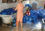 Công an cảnh báo về nước đóng bình: Một số cơ sở bị phát hiện vi phạm, người dùng cần lưu ý