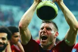 Cựu tiền vệ Liverpool chính thức giải nghệ ở tuổi 40
