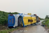 Xe khách đâm gãy hộ lan, lao khỏi cao tốc Pháp Vân - Cầu Giẽ, 4 tử vong