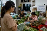 Con gái vừa nghỉ hè, mẹ chồng đã tính biến cháu thành "shipper" khiến tôi sôi máu