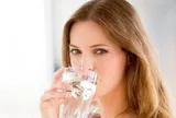 5 sai lầm khi uống nước đá ngày nắng nóng nhiều người mắc phải, có thể gây hại cho sức khỏe