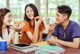 Ăn vặt mỗi ngày, cơ thể có thể “trả giá”: Bác sĩ cảnh báo điều nhiều người bỏ qua