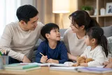 Chồng âm thầm gửi 500.000 đồng/tháng cho con riêng, vợ bức xúc rồi “đứng hình” vì một câu hỏi