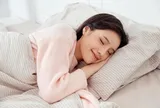 Khó ngủ, hay tỉnh giấc giữa đêm: Thói quen 5 phút giúp tâm trí thư giãn