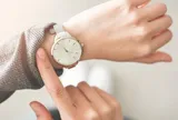 3 thói quen đeo đồng hồ nên bỏ nếu không muốn cổ tay ngứa, đỏ và kích ứng