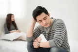 Thầy giáo của con gái là tình cũ của vợ, liên tục tặng quà và kèm riêng: Chồng đòi chuyển lớp, dân mạng tranh cãi