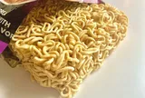 Vì sao mì ăn liền không làm sợi thẳng như mì Ý? Bí mật nằm ở đây