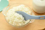 Vì sao muôi xới cơm nhựa luôn có những hạt tròn li ti? Công dụng thật sự khiến nhiều người bất ngờ