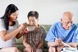 Vì sao có người từng chăm cha mẹ hết lòng lại dễ nổi nóng khi họ về già?