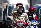 Không khí lạnh tràn về miền Bắc, Hà Nội vẫn nắng nóng 35-36 độ rồi giảm nhiệt mạnh