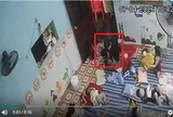 Clip nghi bạo hành trẻ mầm non ở Hưng Yên gây bức xúc: Cận cảnh 16 giây đau nhói lòng