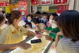 Giá vàng ngày 24/4:  SJC, Bảo Tín Mạnh Hải, PNJ, Phú Quý cùng giảm 800.000 đồng/lượng