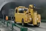 Trước khi lao vào đường hầm đầy khói, chàng trai nói với mẹ một câu khiến ai nghe cũng nghẹn ngào