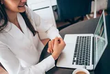 Nhiều người tìm việc bỏ ngang phỏng vấn vì phải “nói chuyện với AI”, cảm giác như độc thoại trước màn hình trống