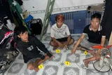 Phát hiện Ngô Văn Toàn và 2 nam thanh niên "làm điều mờ ám" trong phòng trọ, công an thu giữ gì tại hiện trường?
