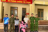 Camera an ninh hé lộ con đường tẩu thoát của 2 nghi can trộm xe SH trị giá 90 triệu đồng