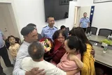 Nhờ bức thư của con trai, người mẹ 70 tuổi bật khóc đoàn tụ họ hàng sau hơn nửa thế kỷ xa quê khiến ai cũng nghẹn lòng
