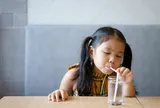 Vì hai ly đồ uống lạnh, bé trai 7 tuổi nhập viện trong tình trạng nguy hiểm: : Bác sĩ cảnh báo về thói quen nhiều người mắc phải