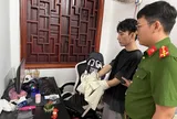 Khởi tố 2 "nữ quái" Nguyễn Thị Yến Nhi (SN 1998), Nguyễn Thị Thắm (SN 2002) cùng đồng bọn