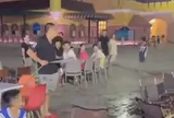 Vụ người đàn ông cầm vòi nước xịt về phía du khách ở Cửa Lò: Lời khai ban đầu gây chú ý