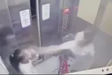 Clip: Bé gái 9 tuổi chỉ buột miệng khen "xe đẹp quá" rồi chạm nhẹ vào tay lái, hành động tiếp theo của người phụ nữ khiến ai cũng phẫn nộ