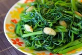 Một loại rau quen thuộc của người Việt bất ngờ được chuyên gia "gọi tên": Vừa hỗ trợ hạ huyết áp, vừa tốt cho xương và hệ tiêu hóa