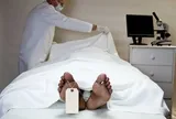 Đưa người đàn ông đi hỏa táng thì "thi thể" bất ngờ cử động, ngồi bật dậy khiến cả đám tang hoảng loạn: Bác sĩ tiết lộ sự thật phía sau
