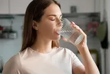 Đừng chỉ uống nước lọc sau bữa tối: 4 loại đồ uống được chuyên gia gợi ý giúp tiêu hóa tốt hơn, ngủ ngon hơn