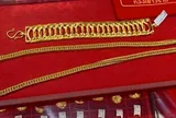Lén ngoại tình với cô gái quen qua TikTok, người đàn ông cay đắng phát hiện sợi dây chuyền vàng gần 315 triệu đồng đã "không cánh mà bay"