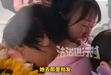 Bị lạc từ năm 2 tuổi, người phụ nữ sững sờ khi biết gia đình sống ngay bên kia đường suốt hơn 30 năm