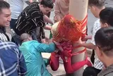 Gãy sống lưng chỉ vì một trò đùa trong đám cưới