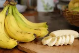 Khó ngủ, thường xuyên tỉnh giấc giữa đêm, bác sĩ khuyên bổ sung 5 thực phẩm quen thuộc: Ăn đúng thời điểm mới phát huy hiệu quả