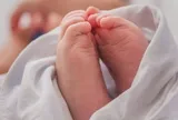 Người mẹ 34 tuổi sinh thêm 4 bé gái cùng trứng theo cách hoàn toàn tự nhiên: Bác sĩ nói có thể đây là trường hợp đầu tiên