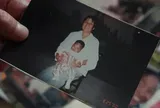 Nhặt bé trai 7 ngày tuổi bị bỏ rơi ven đường, cụ bà bị các con phản đối dữ dội: 24 năm sau nhận lại điều xúc động