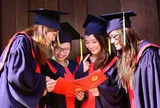 Sinh viên cần đáp ứng những điều kiện gì để được xét và công nhận tốt nghiệp?
