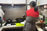 Từ bà chủ nhà máy 2.000 m2 đến nhân viên giúp việc: Người phụ nữ này đã trải qua những gì?
