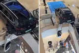 Chiếc Mercedes lao xuyên lan can trung tâm thương mại, suýt rơi xuống tầng dưới sau pha lùi xe bất ngờ khiến ai cũng hoảng hốt