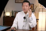 Bỏ học bổng tiến sĩ toàn phần tại MIT để lên núi tu hành, "thần đồng Toán học" giờ livestream hơn 10 tiếng mỗi ngày để kiếm sống