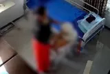 Thấy mẹ già 78 tuổi liên tục xuất hiện vết thâm tím trên người, con trai kiểm tra camera rồi đau đớn phát hiện sự thật